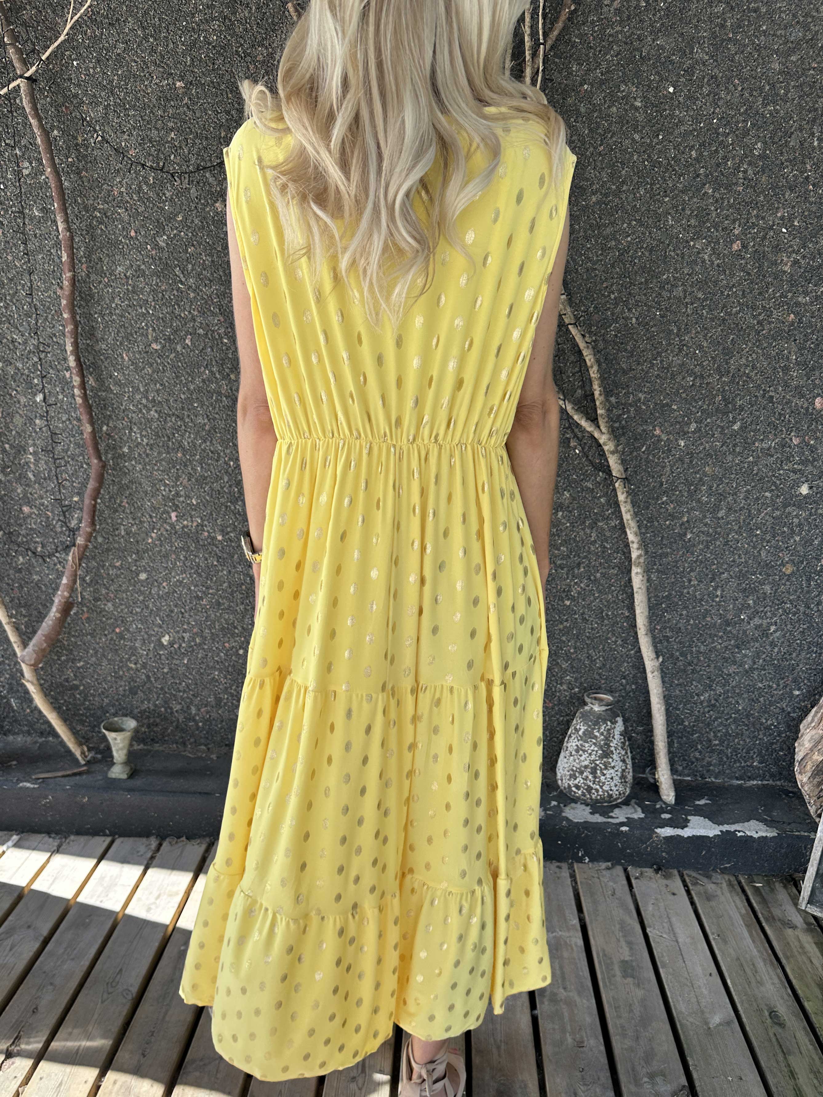 Karini Gold - Lang elastisk kjole med guld dutter